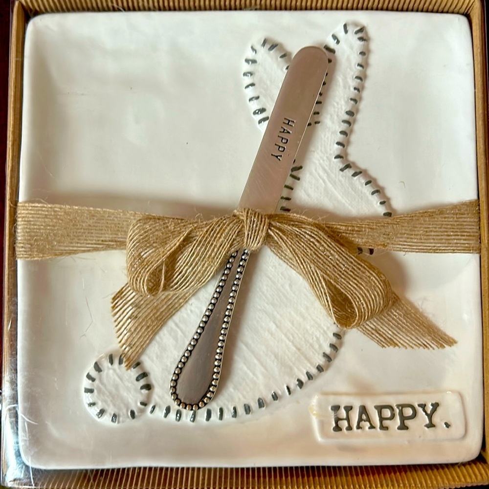 Mud Pie bunny cheese plate and knife